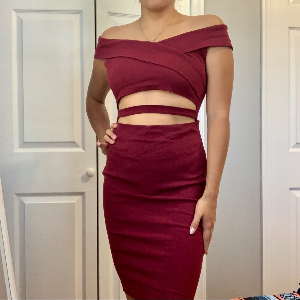 Reveal detail dress 😍👗
